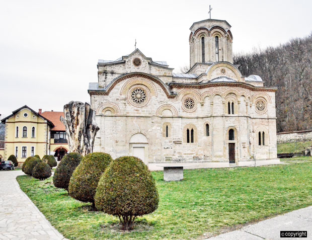 Ни по небу ни по земљи од Каленића до Љубостиње